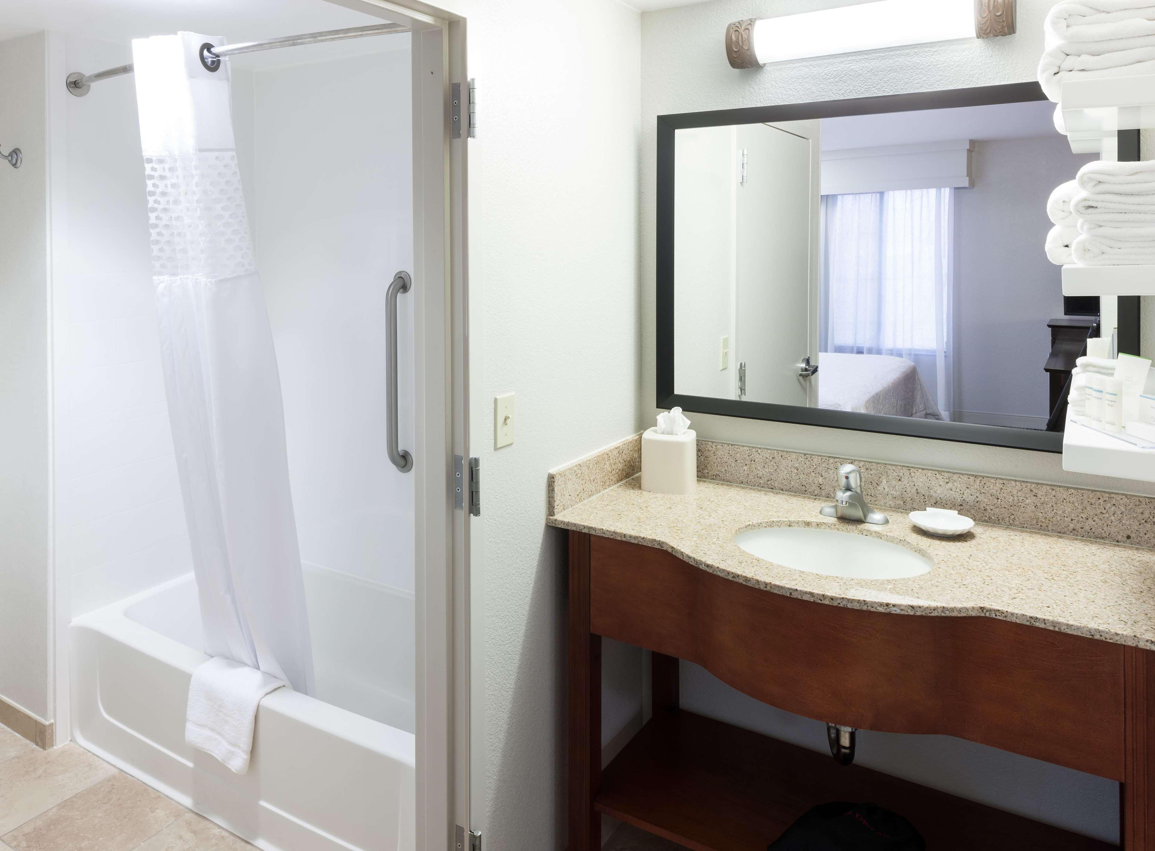 Hampton Inn & Suites Туларе Екстер'єр фото