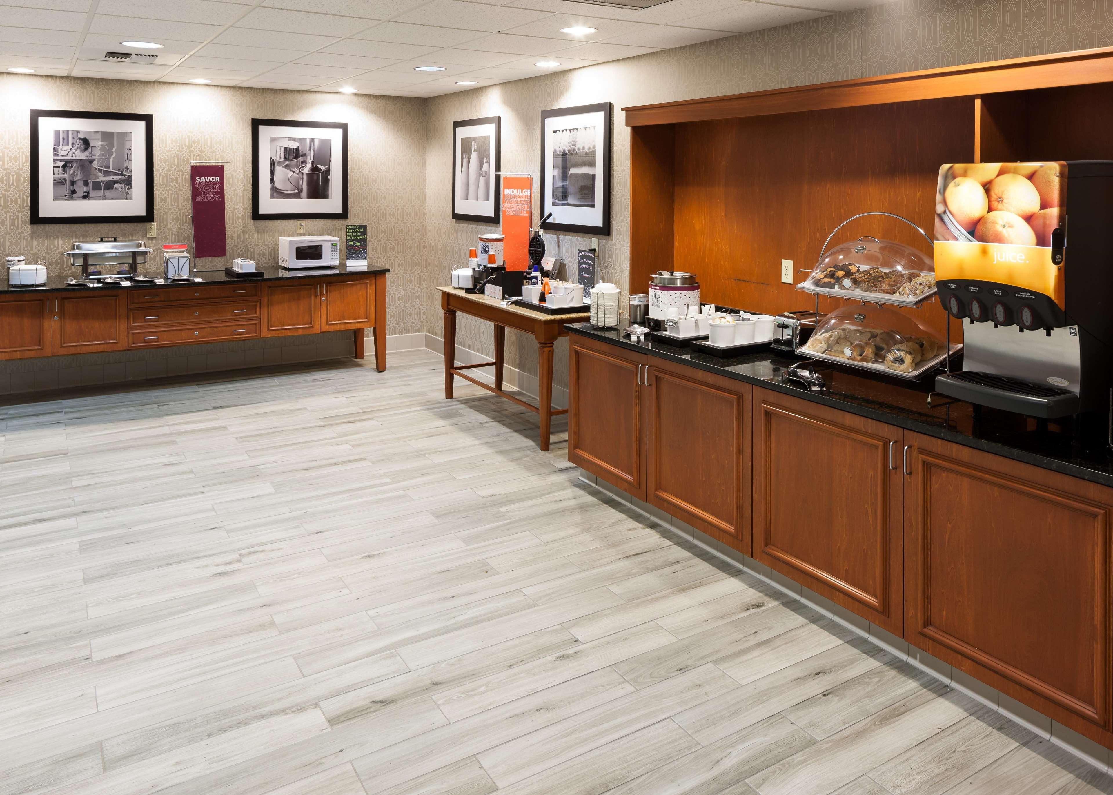 Hampton Inn & Suites Туларе Екстер'єр фото
