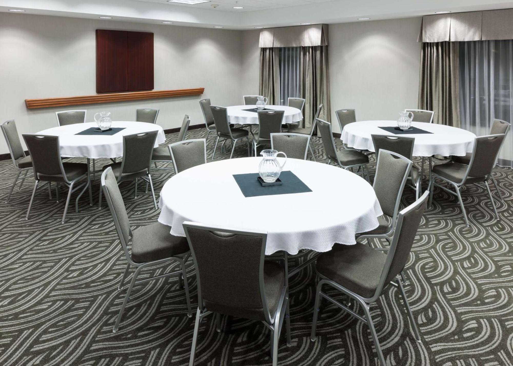 Hampton Inn & Suites Туларе Екстер'єр фото