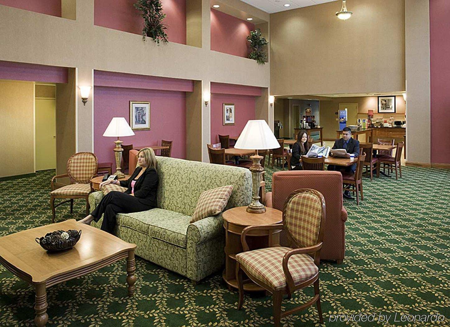 Hampton Inn & Suites Туларе Інтер'єр фото